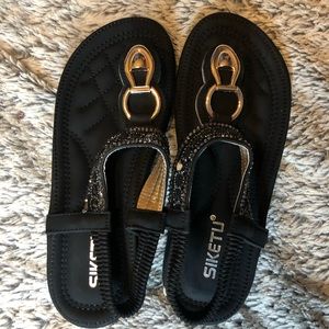 Black Siketu Sandals